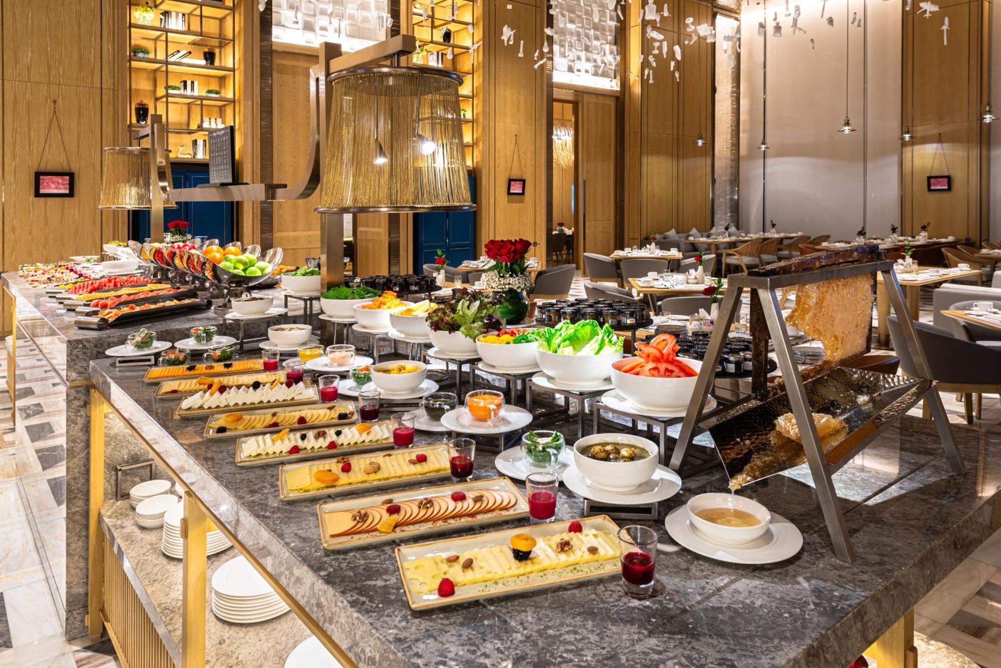 Narcissus The Royal Hotel Riyadh Exterior photo A buffet at a hotel