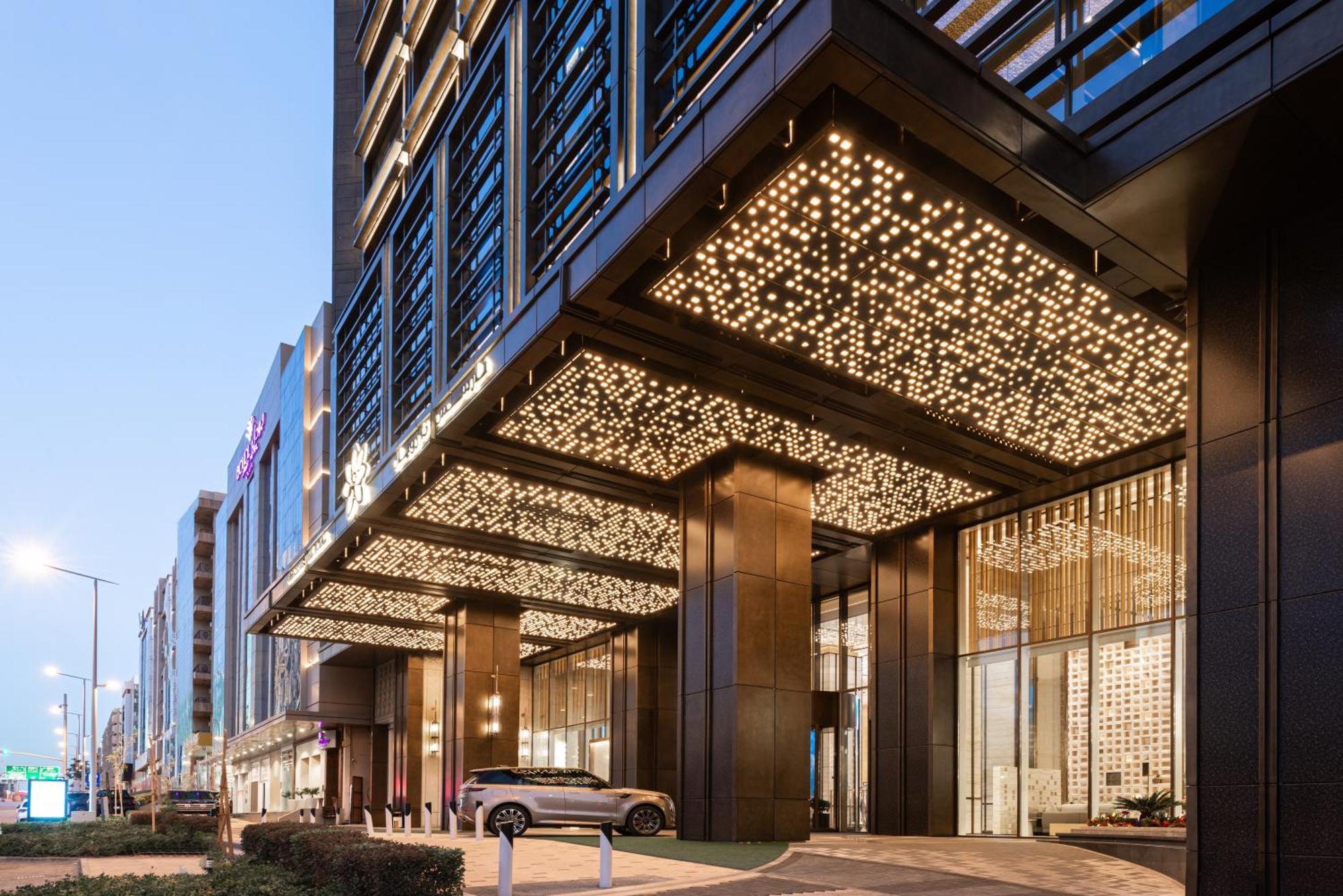 Narcissus The Royal Hotel Riyadh Exterior photo The entrance of the hotel
